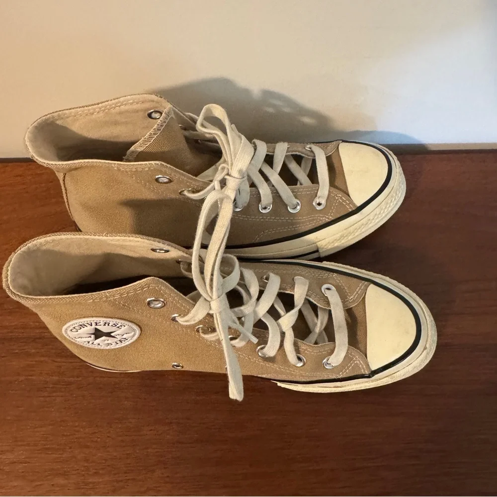 Converse Chuck Taylor All Star 70 Hi
Nomad Khaki M 6 / W 7.5 - Picture 4 of 5